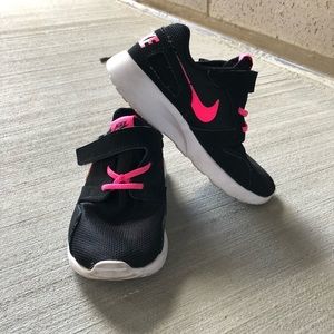 Toddler girl white and pink Nike